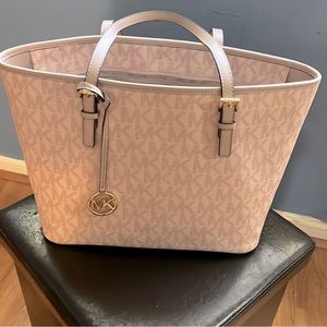 Michael kors tote purse